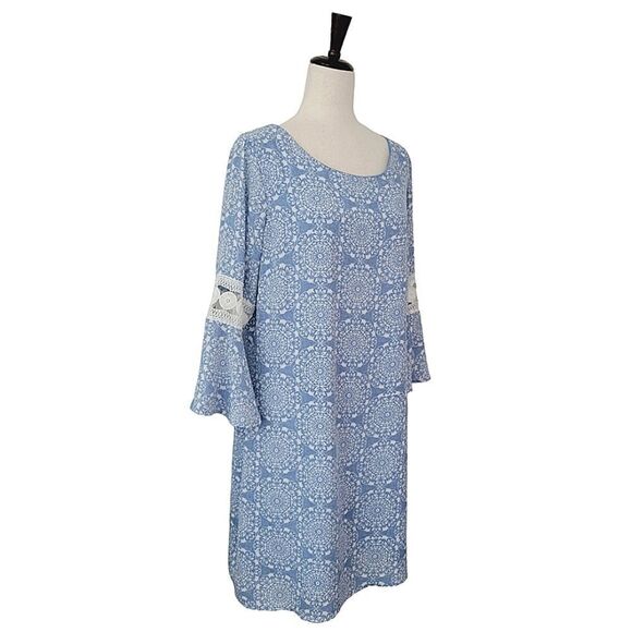 Luxology Blue Floral Keyhole 3/4 Bell Sleeve Lace Detail Boho Dress Size 10 - Picture 2 of 8